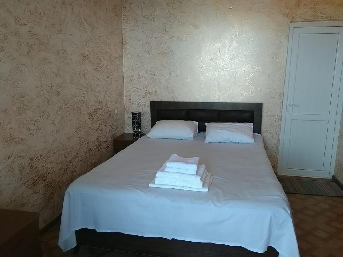 Geno Guest House Kvariati Phòng bức ảnh