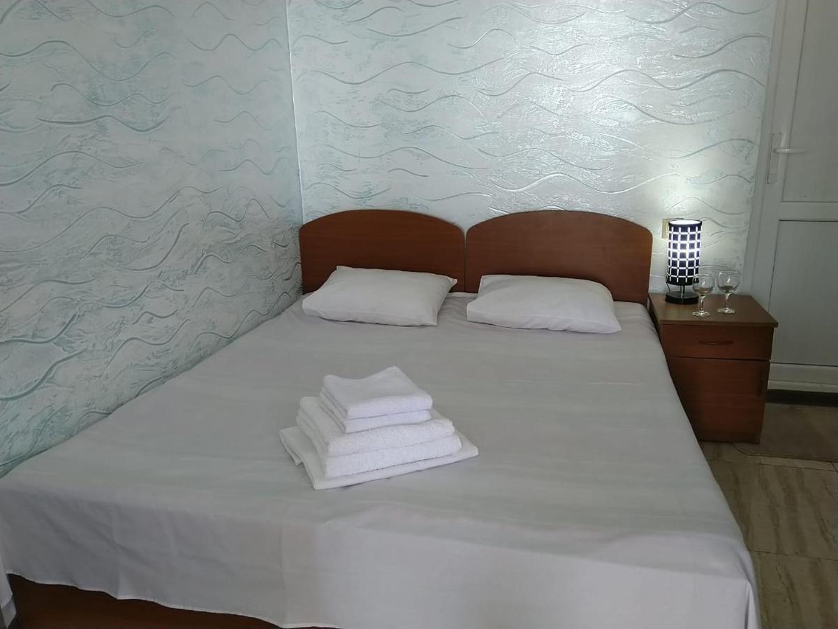 Geno Guest House Kvariati Phòng bức ảnh